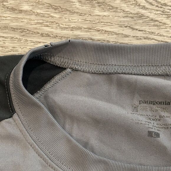 Patagonia Shirt Mens Large Grey Capilene Hiking Base Layer Performance Outdoor - Picture 8 of 9